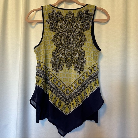 iZ Byer Blouse Tank Top Women’s Medium Floral Boho V-Neck Handkerchief Edge Blue - Picture 2 of 10